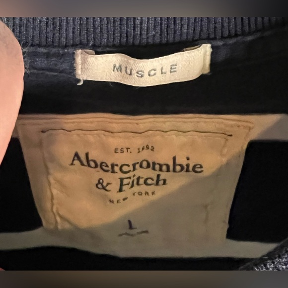 Abercrombie and Fitch Size L Muscle Shirt - Picture 3 of 3